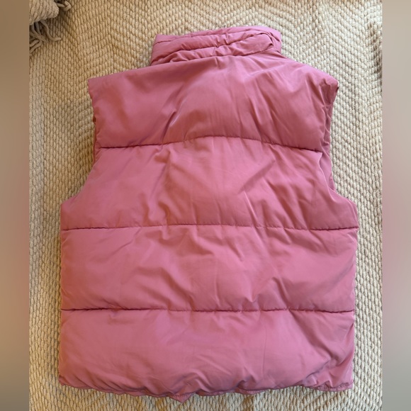 Urban Outfitters - Corrine Puffer Vest - Picture 4 of 7
